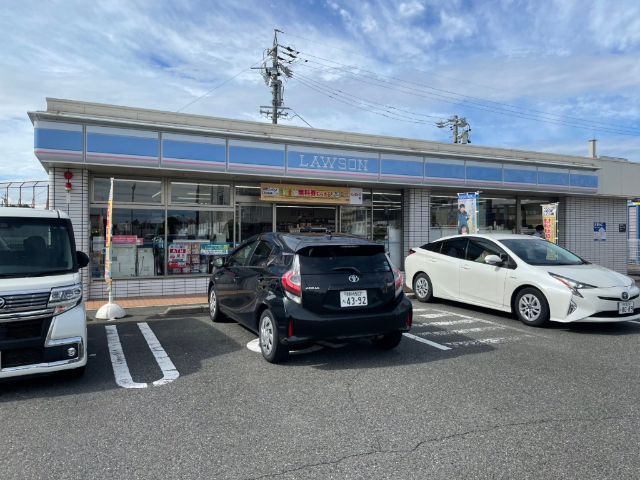 コンビニ　ローソン桑名新矢田二丁目店（コンビニ）まで683m