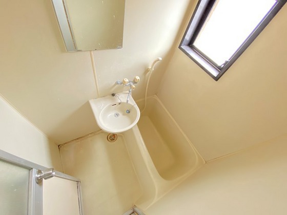 バス・シャワールーム　※別部屋の写真です