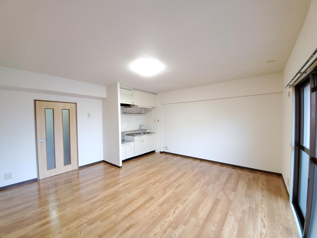 コーポラス元島6の居間写真