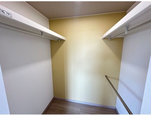 収納　収納力のあるウォークインクローゼットです！