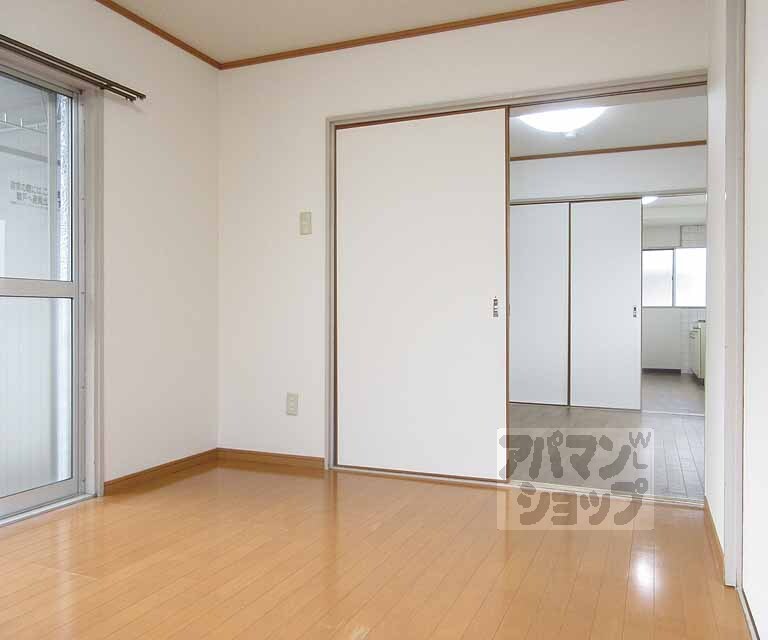 居室・リビング　広い部屋