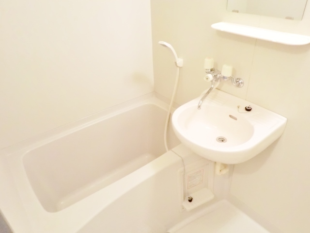 バス・シャワールーム　バスタブ