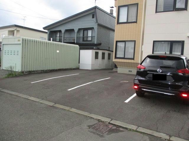 駐車場　駐車場