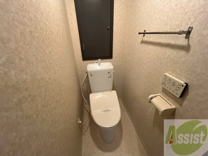 トイレ　ウォシュレット機能がついたトイレです。安心して使用できます。