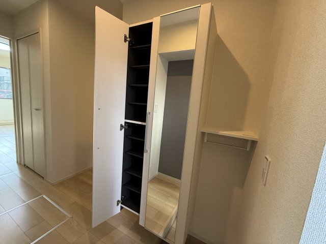収納　シューズボックス