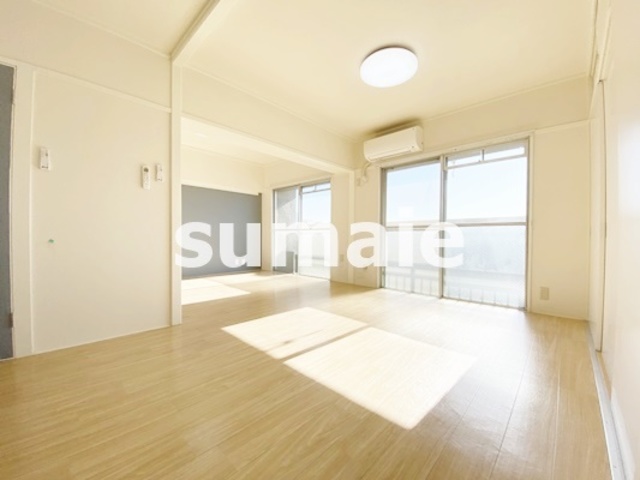 居室・リビング　南向きのリビング！