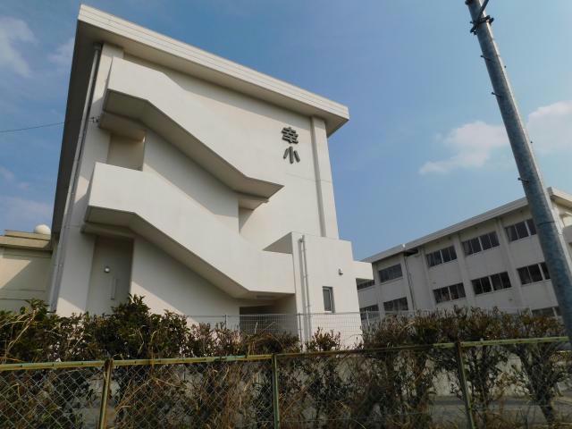 小学校　幸田町立幸田小学校（小学校）まで425m
