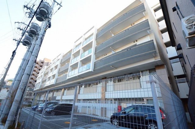 建物外観　オートロック・防犯カメラ付きで安心です