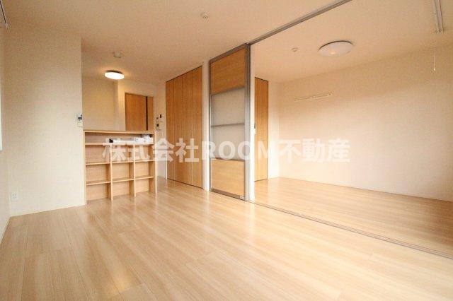 居室・リビング　こちらの居間で趣味の時間をお楽しみください