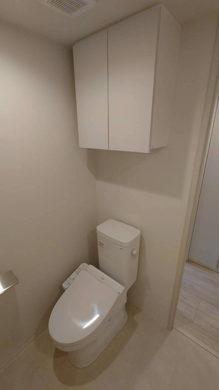 トイレ　温水洗浄機能付トイレ