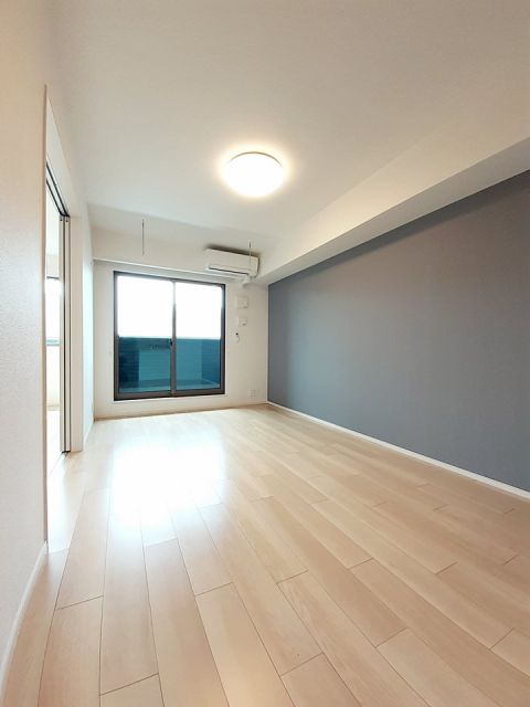 リバーサ_内装_0