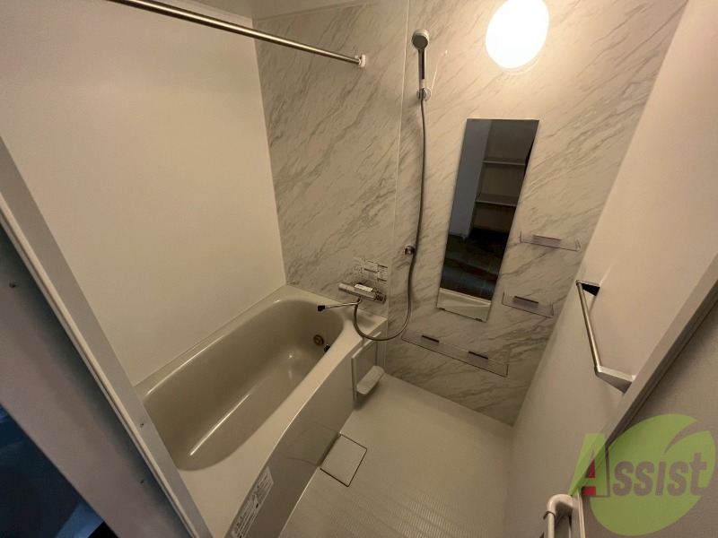 バス・シャワールーム　お風呂になります。一日の疲れを癒してくださいね。