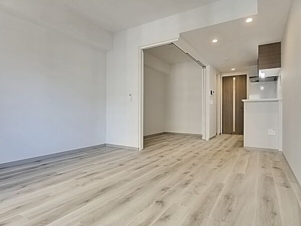 スリーアイランドタワー久屋大通の居間写真