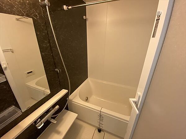 バス・シャワールーム　※別部屋の参考写真です。