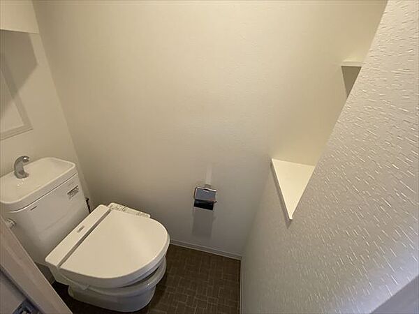 トイレ　※別部屋の参考写真です。