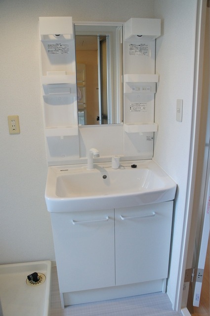 洗面設備　朝シャンもできちゃうシャンプードレッサー♪