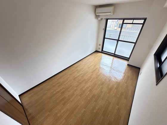 居室・リビング　※別部屋の写真です