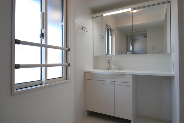 洗面設備　２０６　洗髪洗面化粧台（ドレッサータイプ）