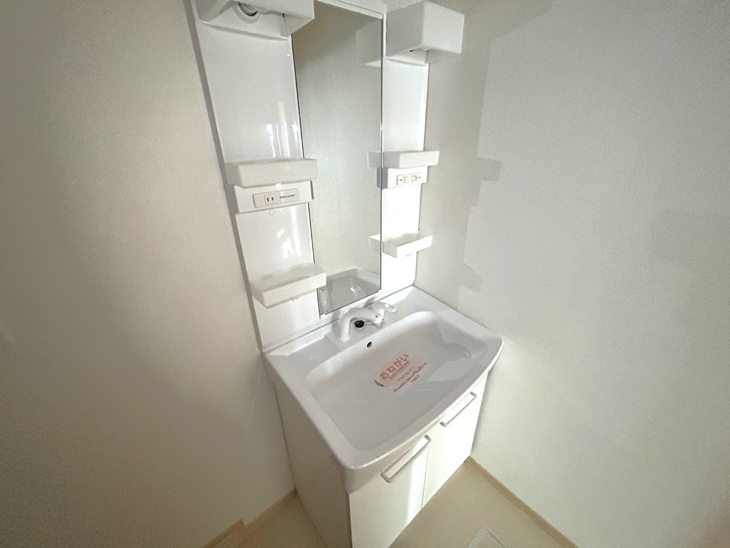 洗面設備　他室参考写真　洗髪洗面化粧台