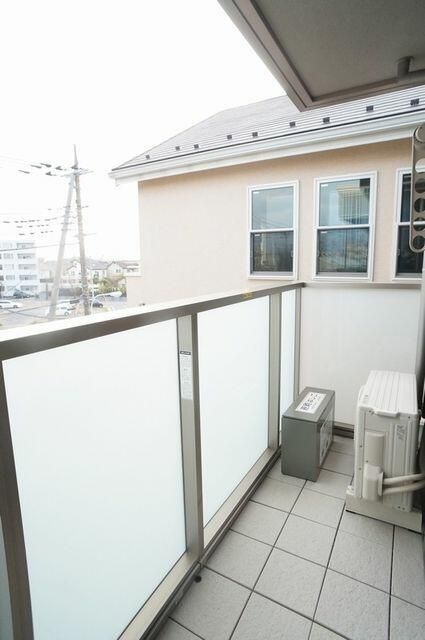 バルコニー　陽当たり良好なバルコニーです