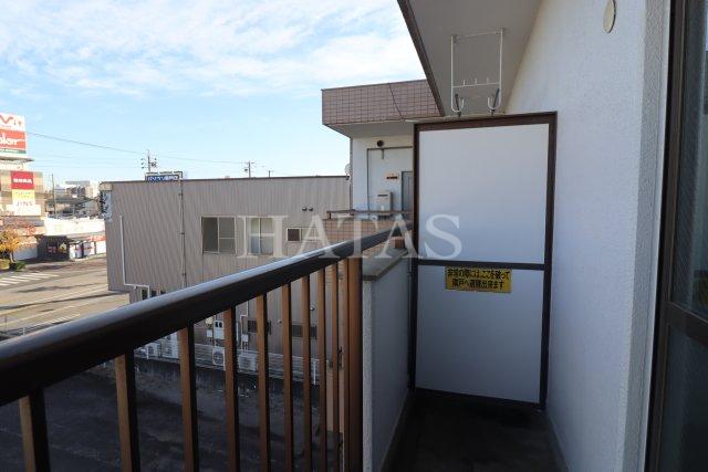 バルコニー　同物件別部屋です。