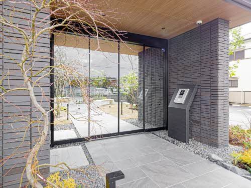 エントランス　スタイリッシュなエントランス。