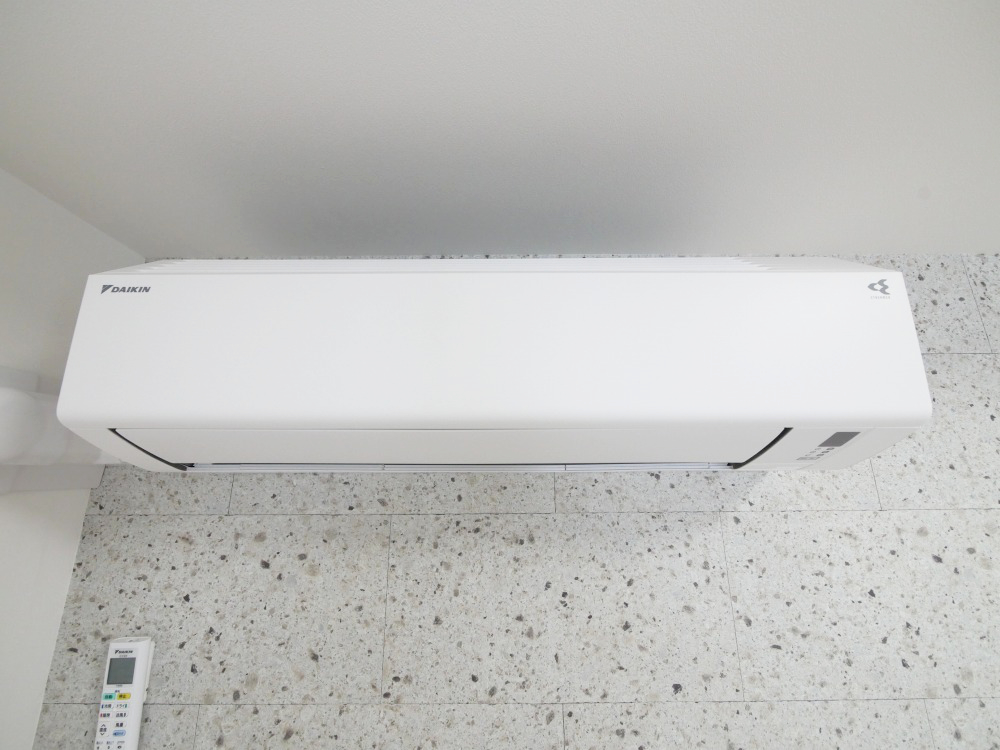 その他設備　夏もカラッと快適♪エアコン付きです！