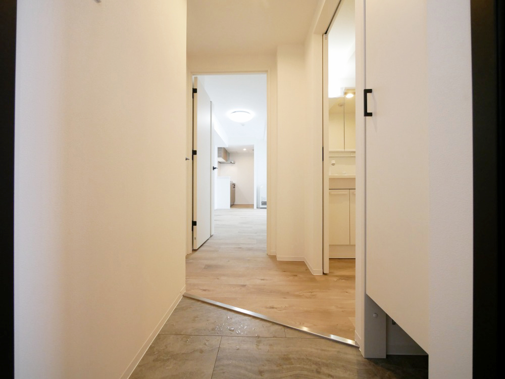 玄関　玄関にはシューズボックスも付いています！