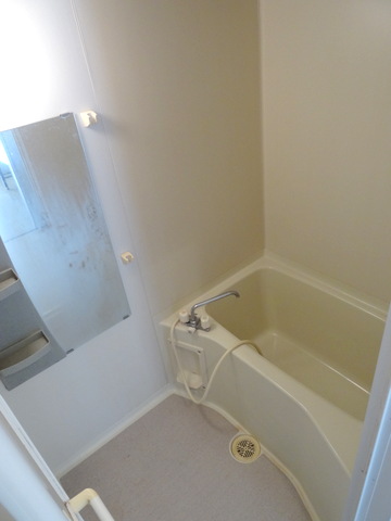 バス・シャワールーム　ゆとりのあるバスルーム