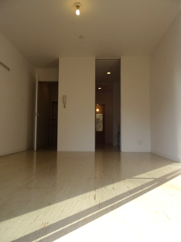 その他部屋・スペース　シンプルで過ごしやすい洋室