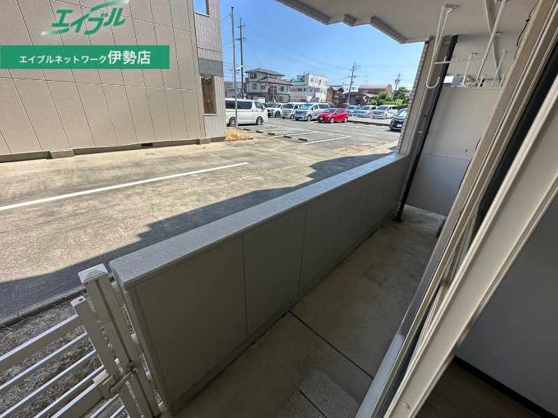 バルコニー　同物件別室画像