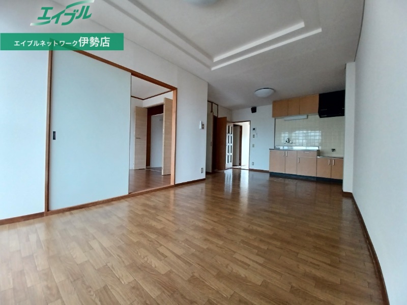 居室・リビング　同物件別室画像