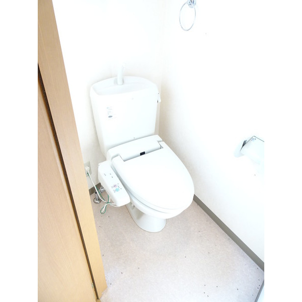 トイレ　ウォシュレット付です