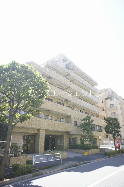 建物外観　鉄筋コンクリート造のマンションです。