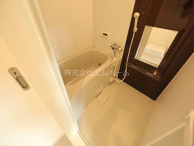 バス・シャワールーム　浴室暖房乾燥機付　追い焚き・オートバス機能付お風呂