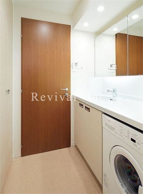 洗面設備　身だしなみチェックに欠かせない独立洗面台