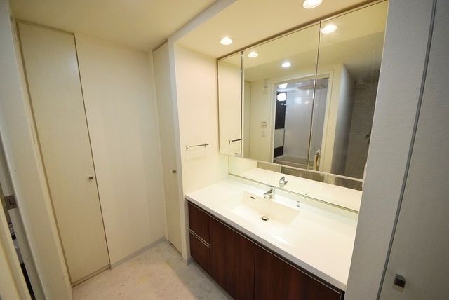 洗面設備　お問合せは(株)タウンハウジングレジデンス事業部　赤坂店・…