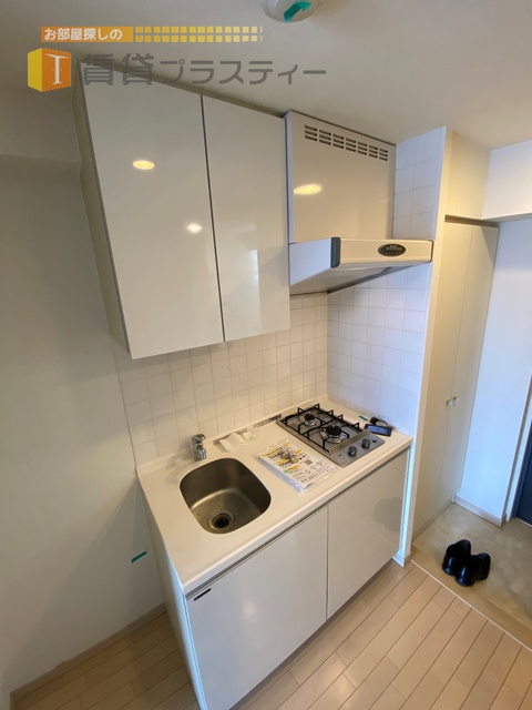 キッチン　２口ガスコンロ搭載。