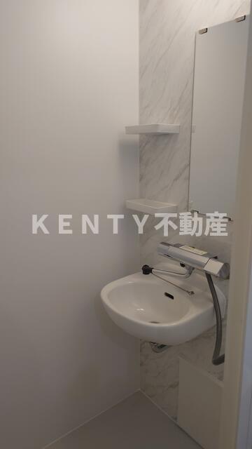 洗面設備　ゆったりとスペースのある洗面所