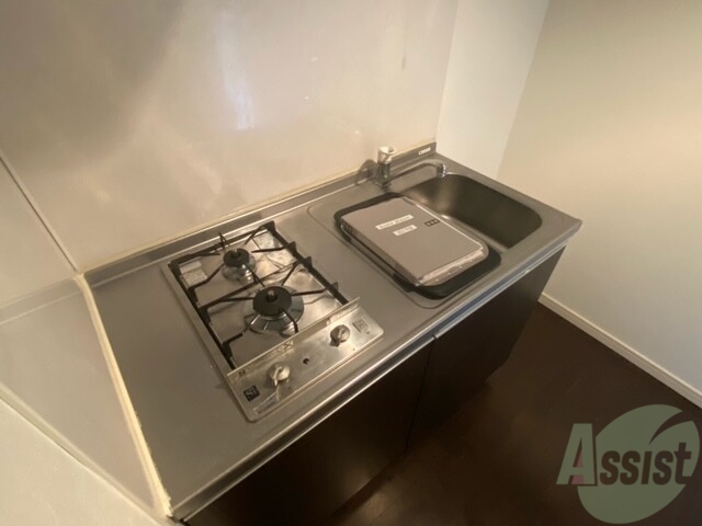 キッチン　２口のガスコンロが設置済みですぐにお料理できますね