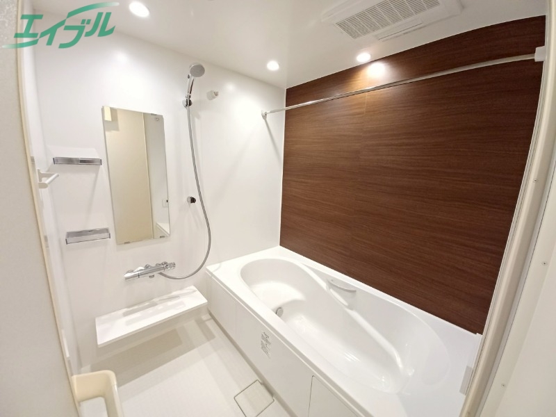 バス・シャワールーム　同型参考写真です。