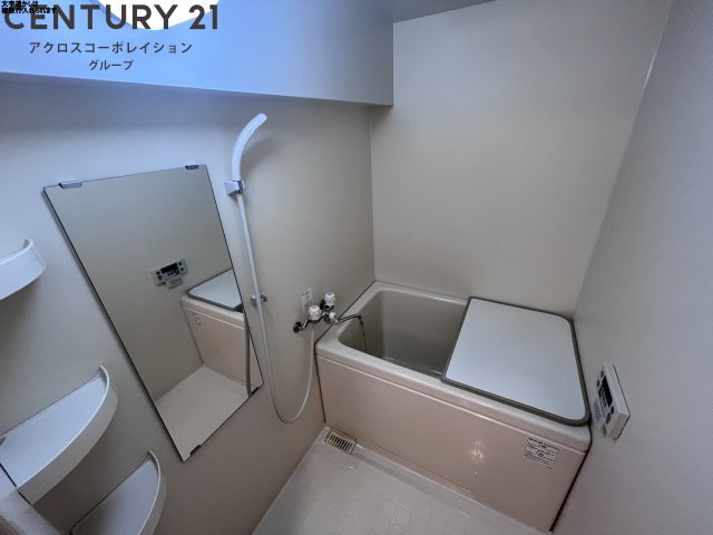 バス・シャワールーム　追い焚き機能付きで便利です！