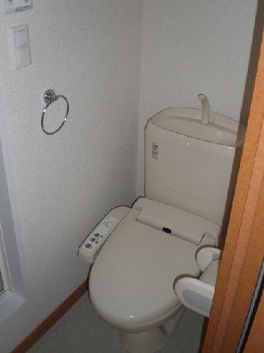 トイレ　温水洗浄便座有