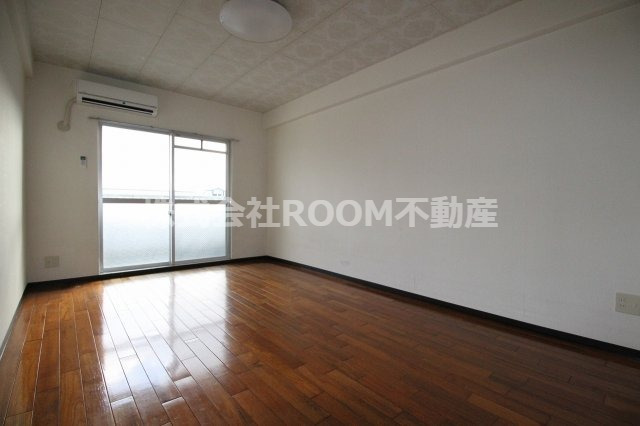 居室・リビング　居間です