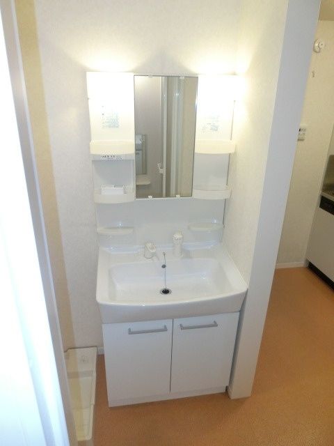 洗面設備　独立洗面付です