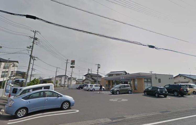 コンビニ　セブンイレブン（コンビニ）まで378m