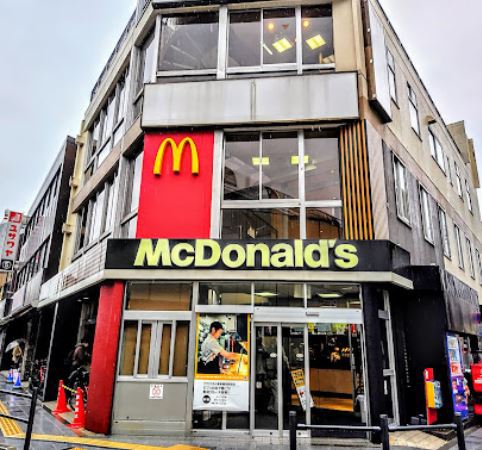飲食店　マクドナルド東急蒲田駅前店（飲食店）まで157m