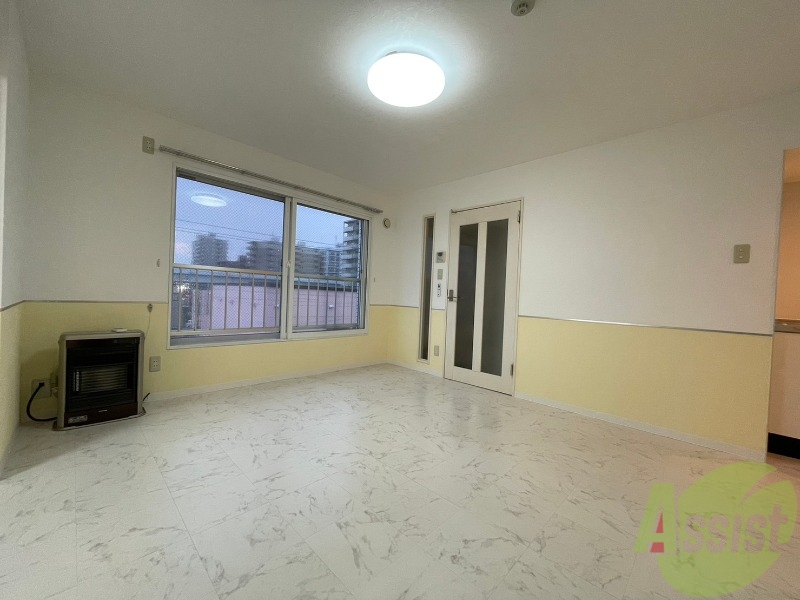 居室・リビング　広くてきれいなリビングです！快適に過ごせそうですね。