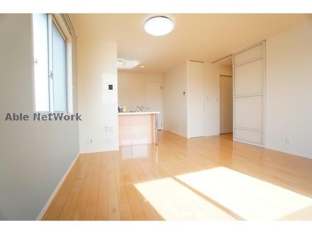 居室・リビング　写真は他の号室です