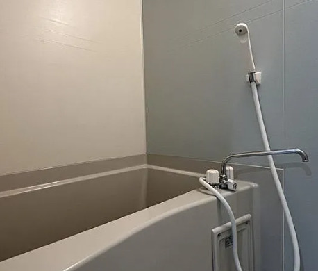 バス・シャワールーム　コンパクトで使いやすいお風呂です